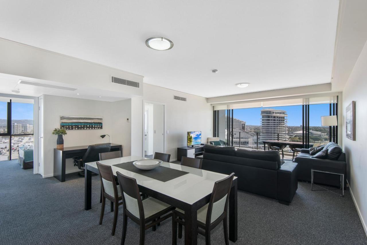 Mantra Sierra Grand Aparthotel Gold Coast Exterior photo